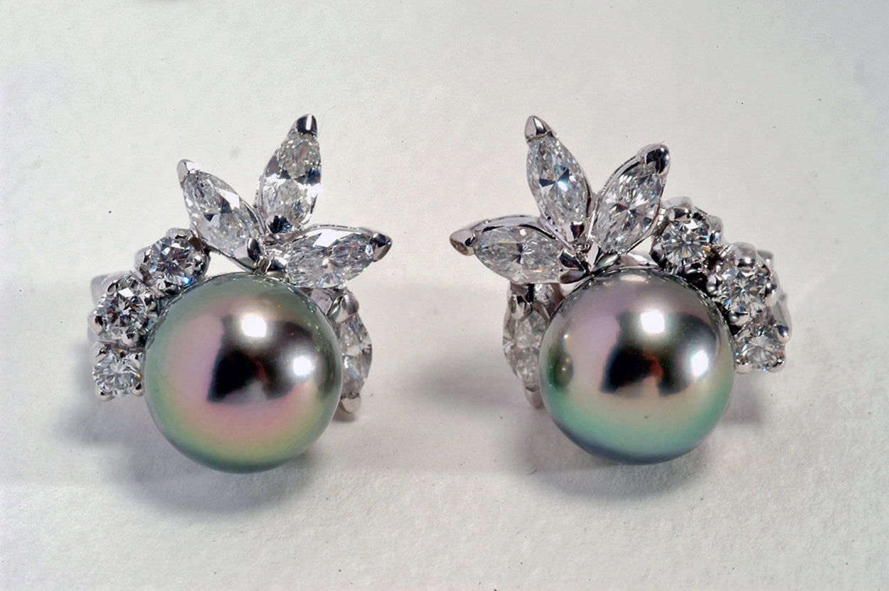 Earrings 18kt Wg & Diam.Br.HI/VS-Si 0,51ct & Diam. Marquise H/VS2 2ct & S.S.Tahitian Pearls