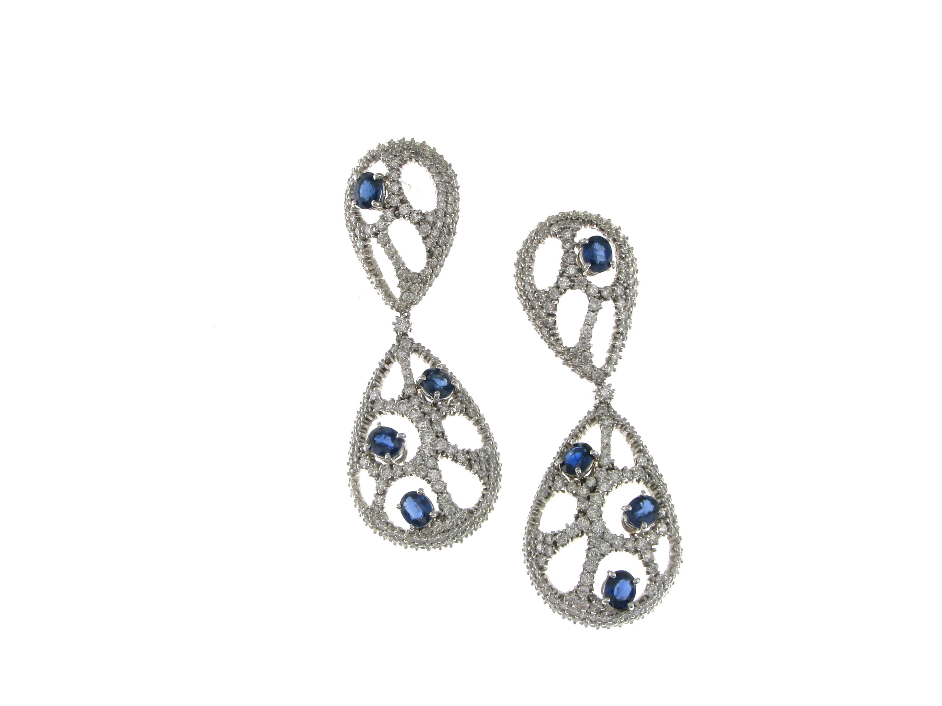 Earrings 18Kt Wg,Sapphires 4,02ct & Diam.Br.HI/VS-Si & GH/VVS t.w. 6.11ct